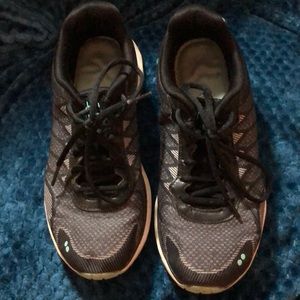 Ryka Size 8 Black/Mint Green Tennis Shoes